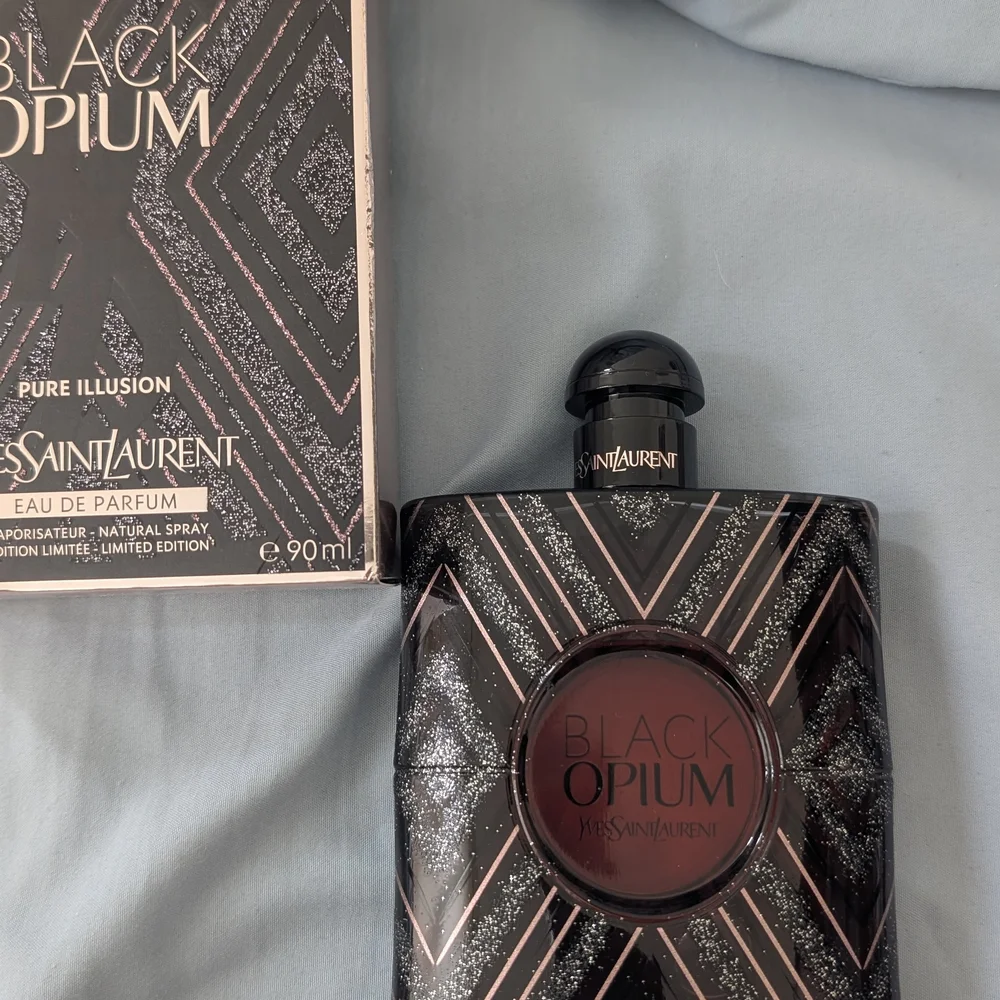 Yves Saint Laurent Black Opium Limited edition - Picture 4 of 7